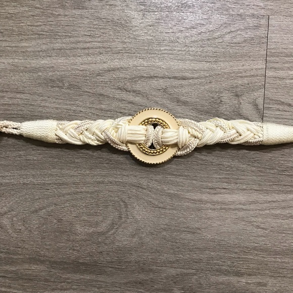 Beautiful vintage rope white, cream and gold belt - Picture 5 of 8